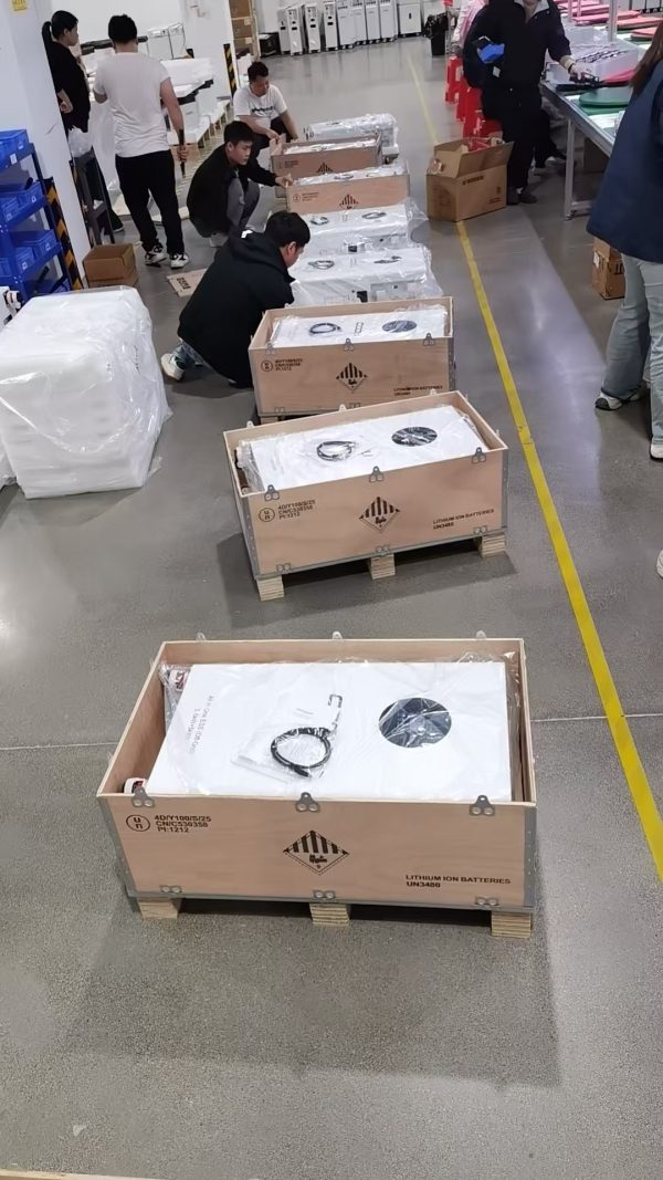 Onduleur Solaire Hybride Tout-en-Un 3.6KW avec Stockage Batterie 5KWH